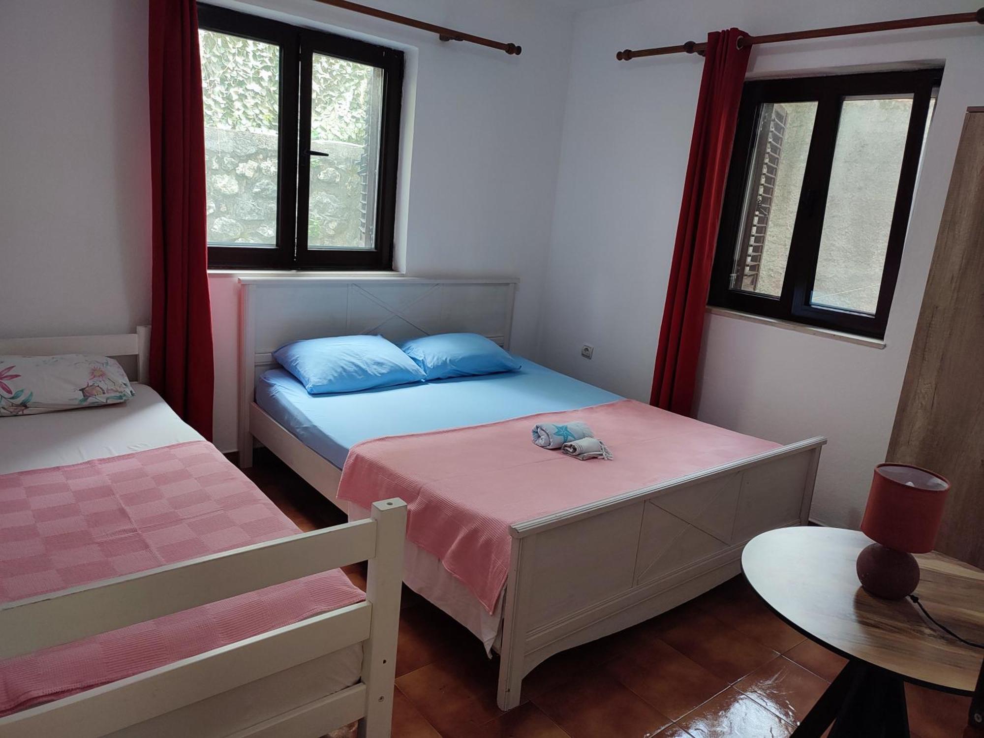 Bay Mola Aparts Kotor Habitación foto
